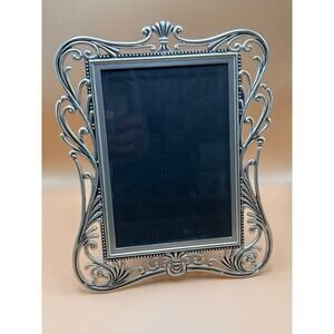 Ornate Silver Metal Scroll Picture Frame – 9x7" Vintage-Inspired
